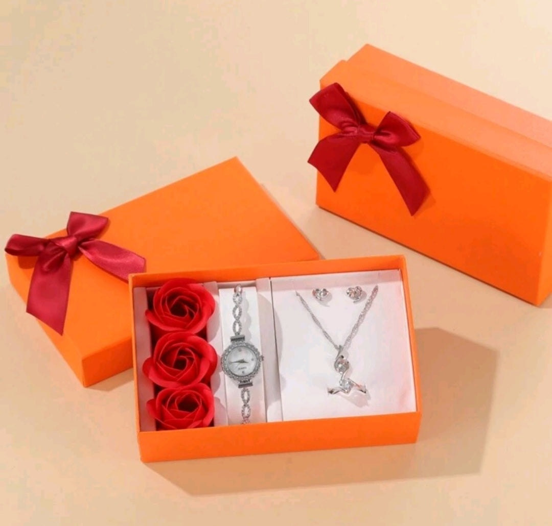 Jewelry Gift Set With Box and Roses
