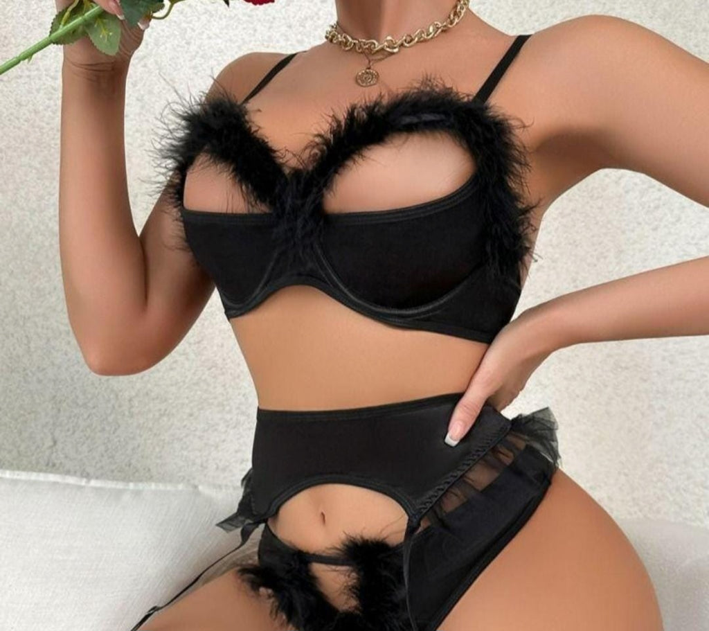 Fluffy babe lingerie set